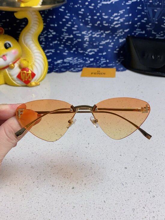 Women\'s Sunglasses FENDI Sunglasses main image 5
